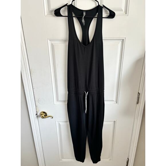 NWOT Vuori Lux jumpsuit in black size medium - Picture 5 of 9